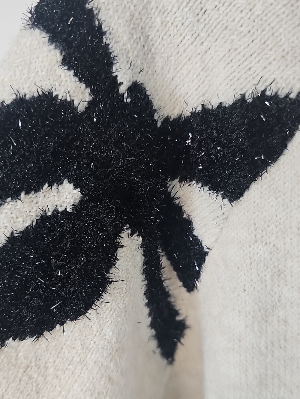 Express Cream w Black Glitter Bows Vneck Long Sleeve Sweater Sz:L Dainty - Picture 4 of 15